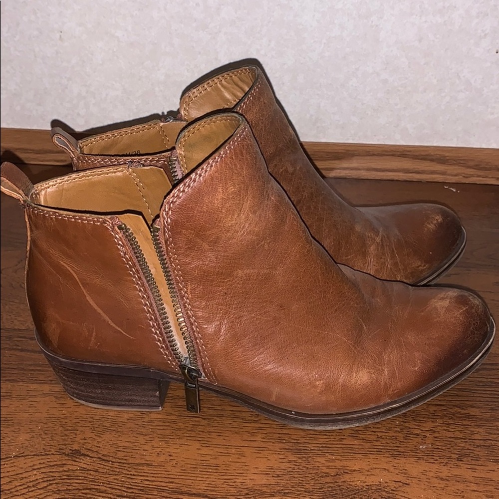 Two toned brown booties